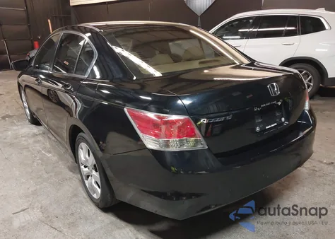 2008 Honda Accord 2.4 Ex z USA, uszkodzony, nr VIN 1HGCP267X8A117357